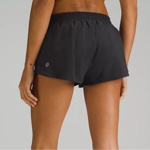 Lululemon Black Hotty Hot Low Rise Lined Short 2.5” Size 6